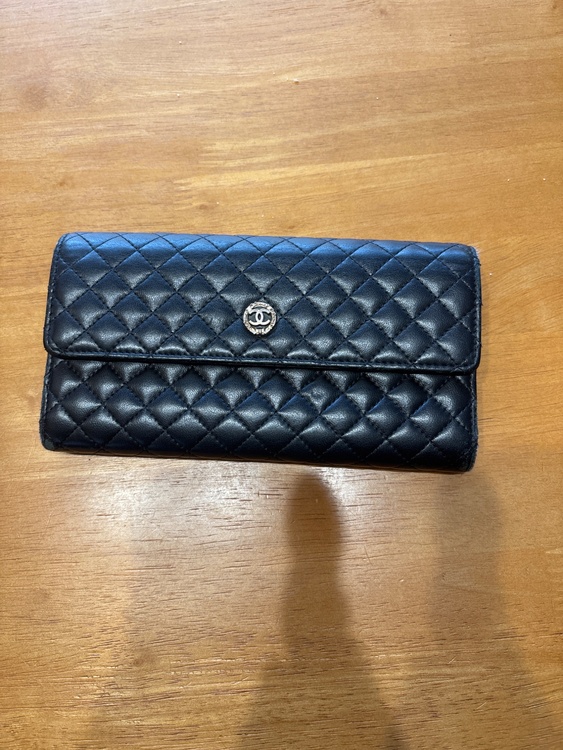 わかりませんが、ギャランティーカードはあります。（ブランド財布・小物）の商品画像 - 査定依頼日：2026年3月16日 - 最高査定価格：15,000円