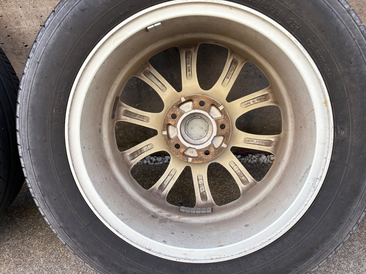 205/60R16 タイヤホイールセット（カー用品）の商品画像 - 査定依頼日：2026年4月11日 - 最高査定価格：10,000円