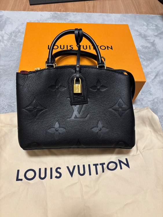 不明（ブランドバッグ）の商品画像 - 査定依頼日：2025年7月26日 - 最高査定価格：270,000円