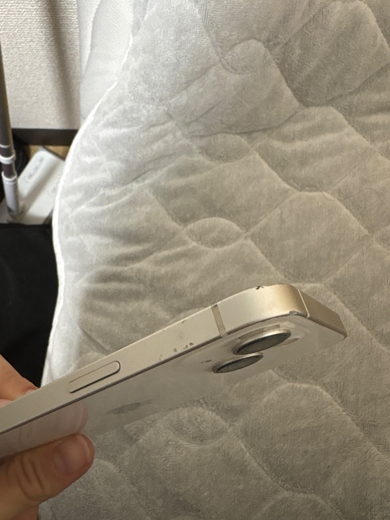 iPhone iPhone 13 128GB SIMフリー（スマホ）の商品画像 - 査定依頼日：2026年8月17日 - 最高査定価格：40,000円