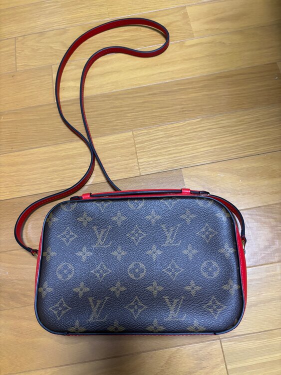 ルイ・ヴィトン　サントンジュ　フリージア　モノグラム/レザー　ゴールド金具　M4（ブランドバッグ）の商品画像 - 査定依頼日：2025年2月8日 - 最高査定価格：160,000円