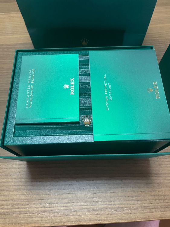 ブルーオイスター（高級時計）の商品画像 - 査定依頼日：2026年3月27日 - 最高査定価格：1,650,000円