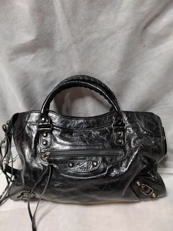 バレンシアガ  （ブランドバッグ）の商品画像 - 査定依頼日：2025年6月4日 - 最高査定価格：55,000円