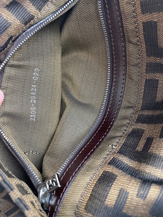 フェンディ　マンマバケット（ブランドバッグ）の商品画像 - 査定依頼日：2025年9月16日 - 最高査定価格：110,000円