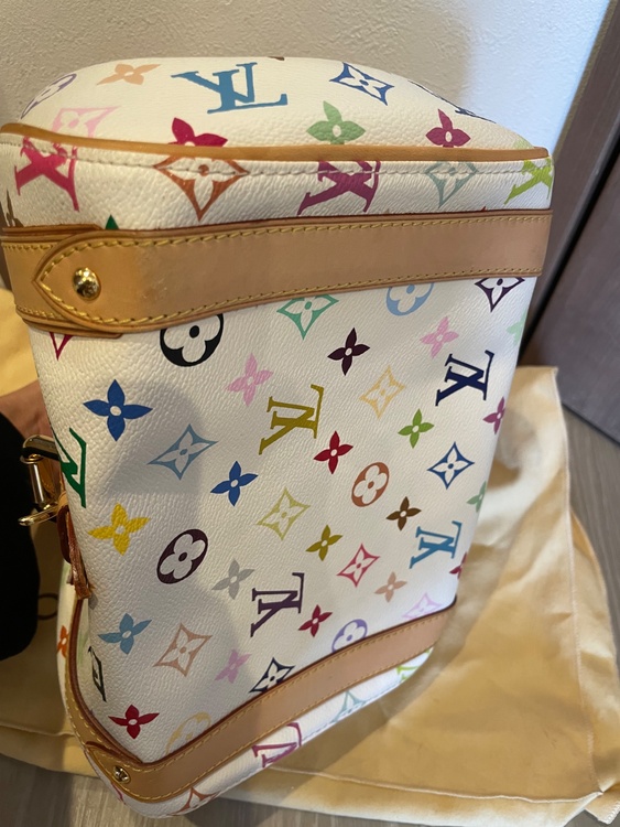 • ライン: モノグラム・マルチカラー • モデル名: プリシラ • 型番: M40096 • カラー: ブロン（ホワイト） • サイズ: 約 W24.5cm × H20.5cm × D17.5cm（ブランドバッグ）の商品画像 - 査定依頼日：2026年10月7日 - 最高査定価格：130,000円