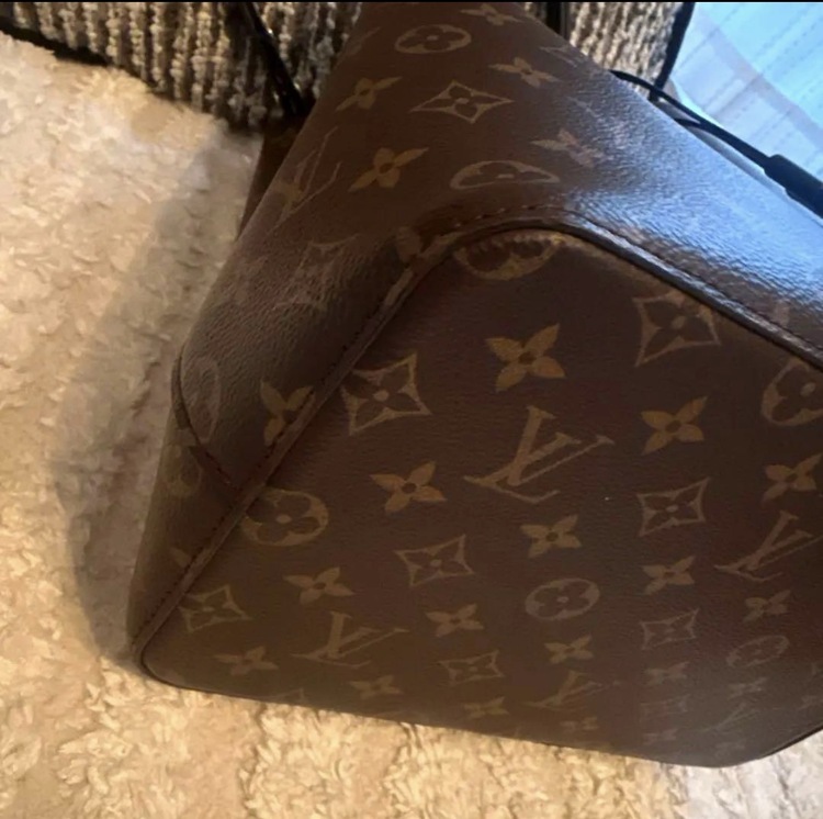 ルイヴィトン ネオノエノワール（ブランドバッグ）の商品画像 - 査定依頼日：2026年1月31日 - 最高査定価格：215,000円