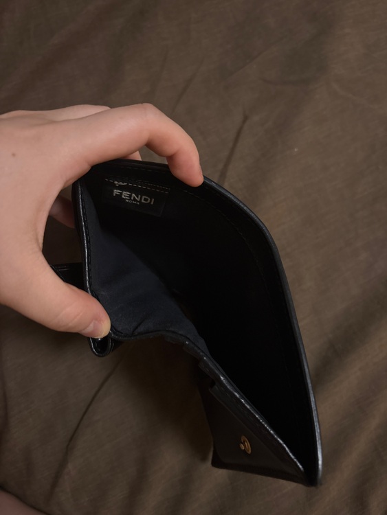 フェンディ  （ブランドバッグ）の商品画像 - 査定依頼日：2025年10月15日 - 最高査定価格：15,000円