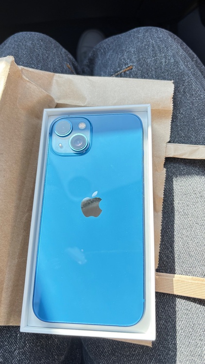 iPhone iPhone 13 128GB au（スマホ）の商品画像 - 査定依頼日：2026年5月25日 - 最高査定価格：38,000円