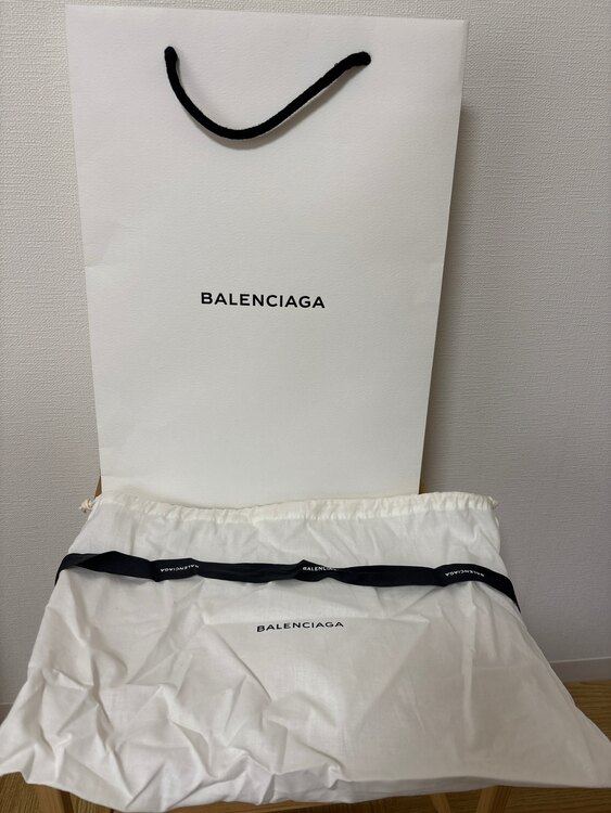 バレンシアガ  （ブランドバッグ）の商品画像 - 査定依頼日：2025年3月29日 - 最高査定価格：16,000円