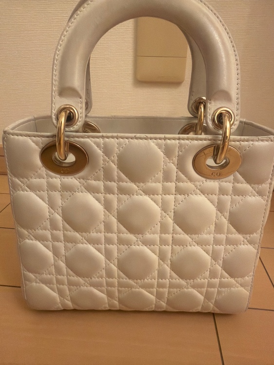 ディオール レディディオール カナージュ 2WAYハンドバッグ レザー ホワイト（ブランドバッグ）の商品画像 - 査定依頼日：2026年4月2日 - 最高査定価格：180,000円