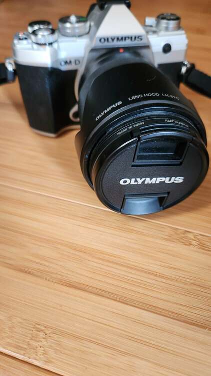 OLYMPUS（カメラ）の商品画像 - 査定依頼日：2025年4月23日 - 最高査定価格：80,000円