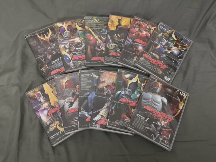 仮面ライダークウガDVD全１２巻＋特別編＋新春SP　初回限定カードアルバム他（CD・DVD）の商品画像 - 査定依頼日：2026年5月22日 - 最高査定価格：8,500円