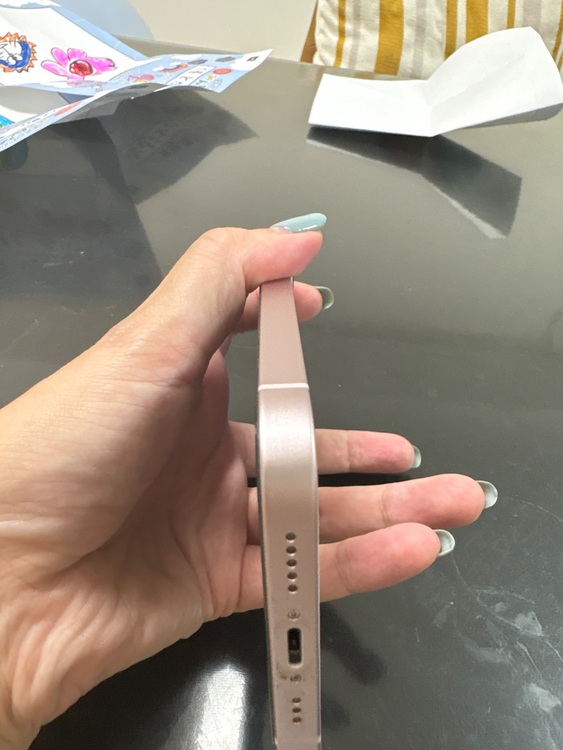 iPhone 13 256GB SIMフリー（スマホ）の商品画像 - 査定依頼日：2025年7月31日 - 最高査定価格：48,000円