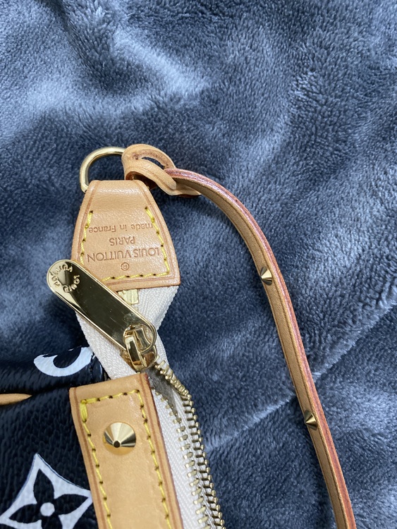 マルチカラー（ブランドバッグ）の商品画像 - 査定依頼日：2021年9月24日 - 最高査定価格：120,000円