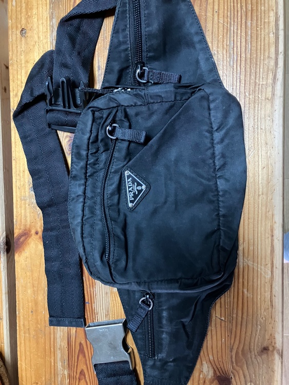 ボディポーチ（ブランドバッグ）の商品画像 - 査定依頼日：2026年2月2日 - 最高査定価格：80,000円