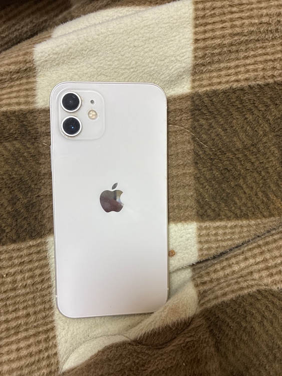 iPhone 12 128GB Softbank（スマホ）の商品画像 - 査定依頼日：2026年4月19日 - 最高査定価格：24,000円