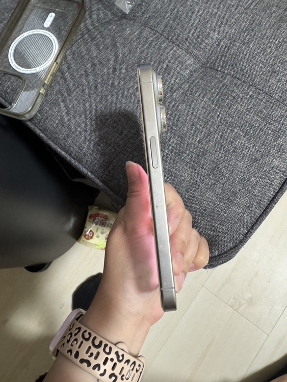 iPhone 15 Pro 256GB SIMフリー（スマホ）の商品画像 - 査定依頼日：2026年5月6日 - 最高査定価格：81,000円