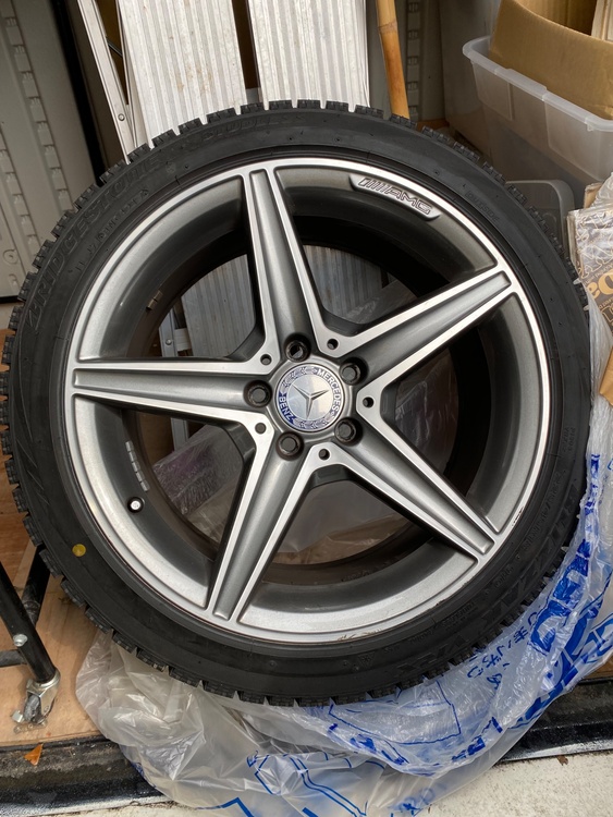 Benz W205 C200 & COMSのホイールとスタッドレスタイヤ（未使用（カー用品）の商品画像 - 査定依頼日：2026年2月11日 - 最高査定価格：10,000円