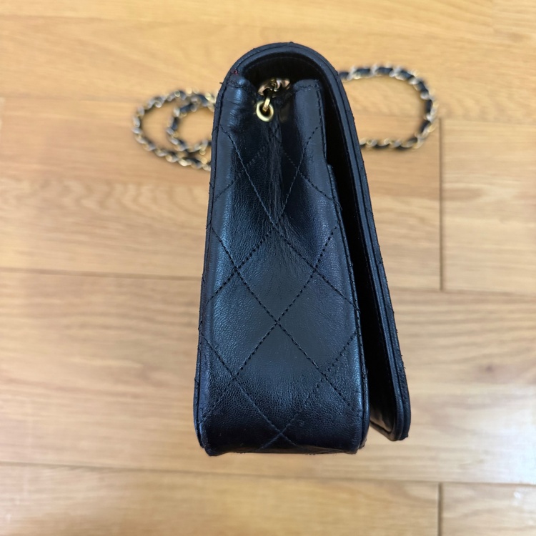 ショルダーバッグ　フルフラップ　ターンロック　ラムスキン　ブラック（ブランドバッグ）の商品画像 - 査定依頼日：2026年9月6日 - 最高査定価格：1,550,000円