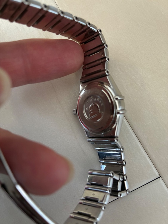 オメガ コンステーション ミニマイチョイス1561-6（高級時計）の商品画像 - 査定依頼日：2026年2月27日 - 最高査定価格：100,000円