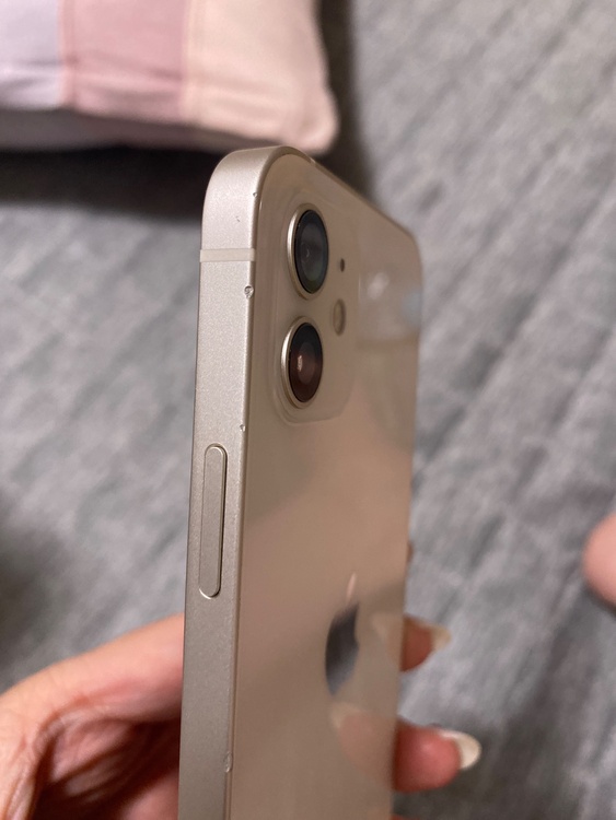 iPhone iPhone 12 128GB au（スマホ）の商品画像 - 査定依頼日：2026年6月2日 - 最高査定価格：21,000円