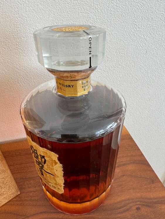 響30年 観音開き BOTTLE No.00435（お酒）の商品画像 - 査定依頼日：2025年1月11日 - 最高査定価格：700,000円