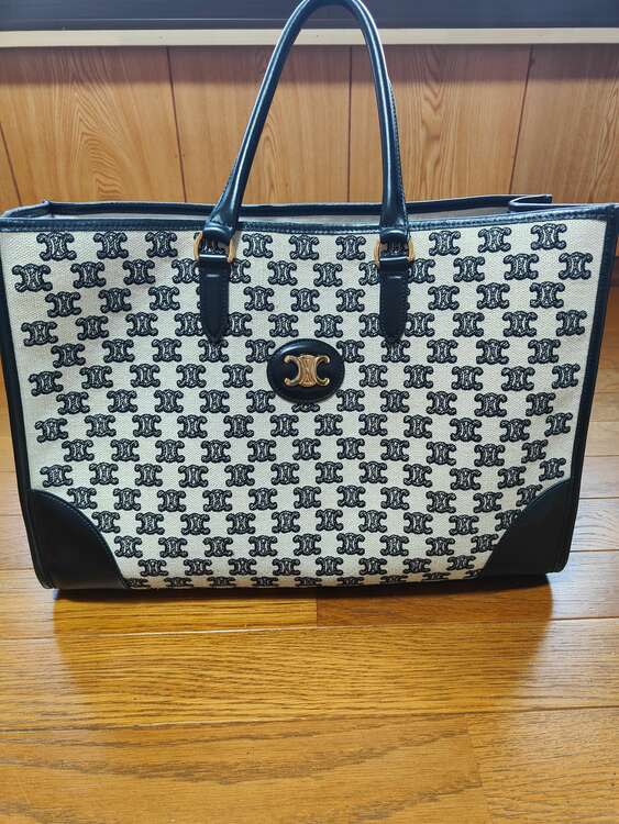 セリーヌ  （ブランドバッグ）の商品画像 - 査定依頼日：2025年4月15日 - 最高査定価格：150,000円