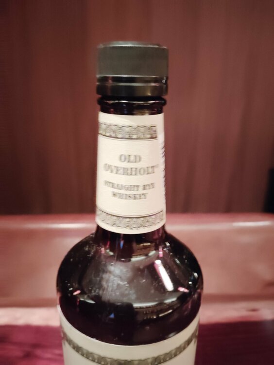 オールドオーバーホルト（お酒）の商品画像 - 査定依頼日：2026年3月22日 - 最高査定価格：400円