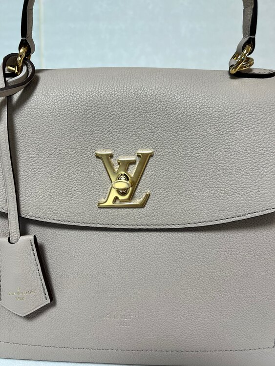 ロックミーエヴァー（ブランドバッグ）の商品画像 - 査定依頼日：2025年1月5日 - 最高査定価格：250,000円