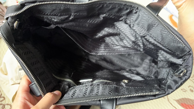 プラダ  （ブランドバッグ）の商品画像 - 査定依頼日：2025年11月9日 - 最高査定価格：200,000円