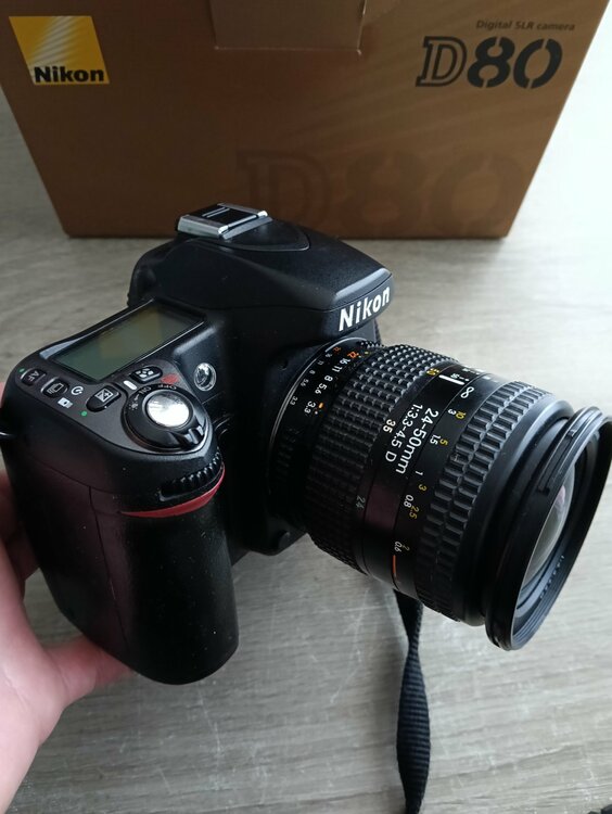 D80（カメラ）の商品画像 - 査定依頼日：2026年3月29日 - 最高査定価格：5,000円