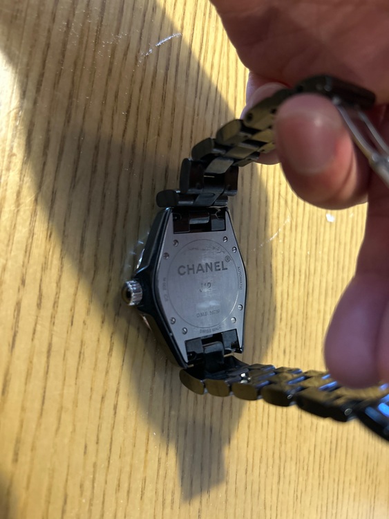 シャネル J12 H068（高級時計）の商品画像 - 査定依頼日：2025年7月16日 - 最高査定価格：250,000円
