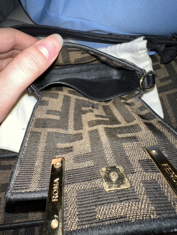 FENDI小型バッグ（ブランドバッグ）の商品画像 - 査定依頼日：2026年1月22日 - 最高査定価格：60,000円