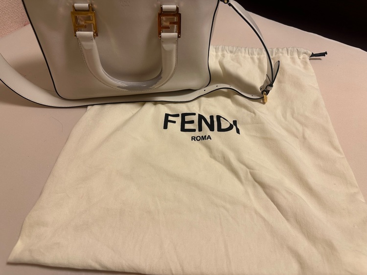 fendi ffトート（ブランドバッグ）の商品画像 - 査定依頼日：2025年9月3日 - 最高査定価格：50,000円