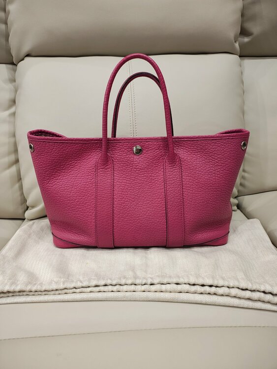 ネゴンダPM（ブランドバッグ）の商品画像 - 査定依頼日：2026年4月20日 - 最高査定価格：300,000円