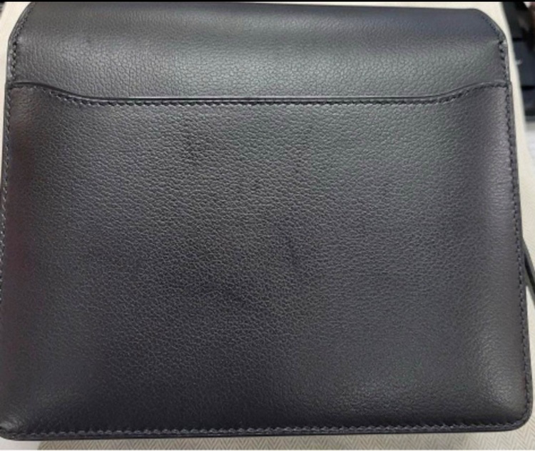 ロウリスミニ（ブランドバッグ）の商品画像 - 査定依頼日：2025年6月15日 - 最高査定価格：450,000円