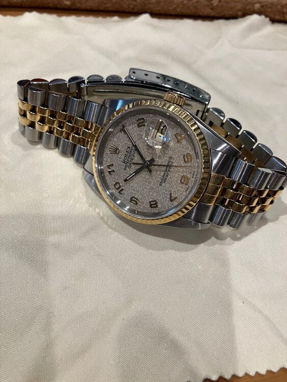 ロレックス デイトジャスト 16234（高級時計）の商品画像 - 査定依頼日：2025年2月3日 - 最高査定価格：920,000円