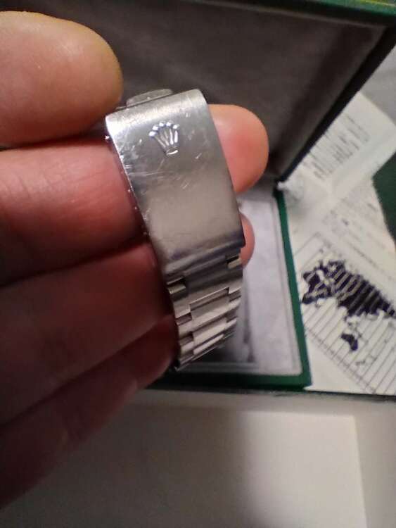 ロレックス エクスプローラー 16570（高級時計）の商品画像 - 査定依頼日：2025年2月6日 - 最高査定価格：1,000,000円