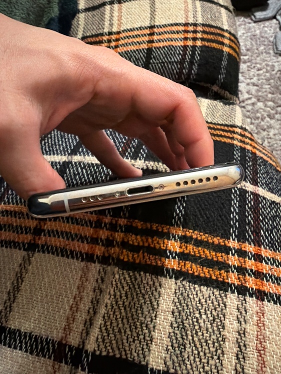 iPhoneXS 256GB au（スマホ）の商品画像 - 査定依頼日：2026年2月4日 - 最高査定価格：13,000円