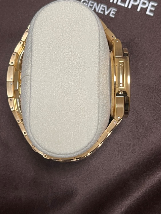 パテックフィリップ ノーチラス 7118／１Ｒ-00（高級時計）の商品画像 - 査定依頼日：2025年10月3日 - 最高査定価格：14,000,000円