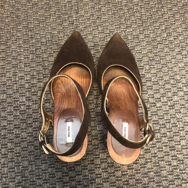 miu miuシューズ（古着・ファッション）の商品画像 - 査定依頼日：2021年6月1日