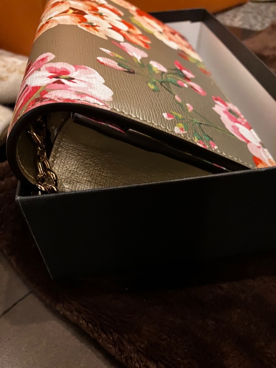 GUCCI GGブルームス メタリックレザー チェーンウォレットバッグ（ブランドバッグ）の商品画像 - 査定依頼日：2026年9月24日 - 最高査定価格：60,000円