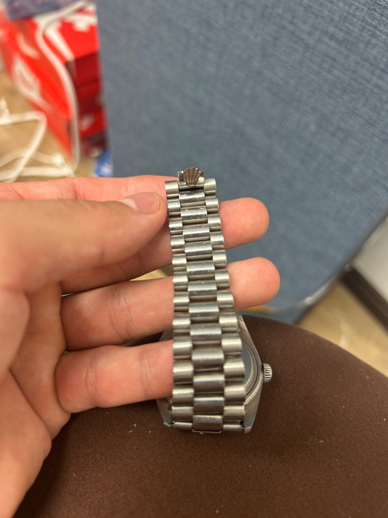 ロレックス デイデイト （高級時計）の商品画像 - 査定依頼日：2025年11月24日 - 最高査定価格：3,700,000円