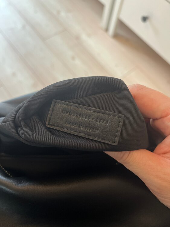 イブサンローラン  （ブランドバッグ）の商品画像 - 査定依頼日：2025年5月17日 - 最高査定価格：80,000円