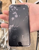 iPhone SE (第 3 世代) 64GB SIMフリー（スマホ）の商品画像 - 査定依頼日：2026年3月22日 - 最高査定価格：15,000円