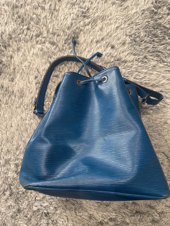 ハンドバッグ（ブランドバッグ）の商品画像 - 査定依頼日：2025年10月20日 - 最高査定価格：40,000円