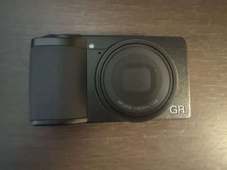 RICOH GRⅣ（カメラ）の商品画像 - 査定依頼日：2026年9月27日 - 最高査定価格：200,000円