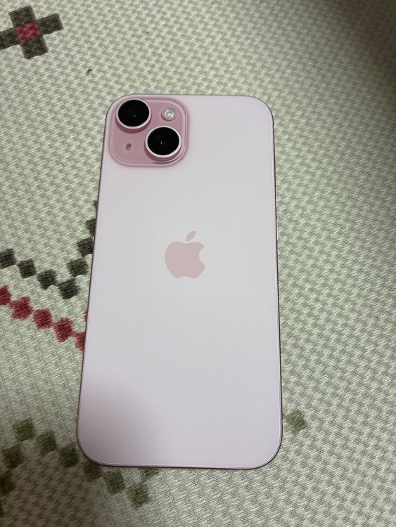 iPhone iPhone 15 128GB Softbank（スマホ）の商品画像 - 査定依頼日：2026年9月1日 - 最高査定価格：66,000円