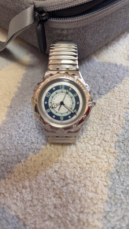 swatch（高級時計）の商品画像 - 査定依頼日：2025年10月24日 - 最高査定価格：500円