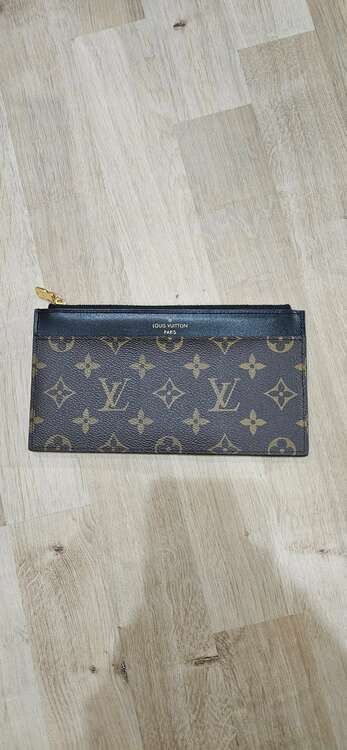 ルイヴィトンモノグラム　スリムパース（ブランド財布・小物）の商品画像 - 査定依頼日：2025年4月26日 - 最高査定価格：23,000円